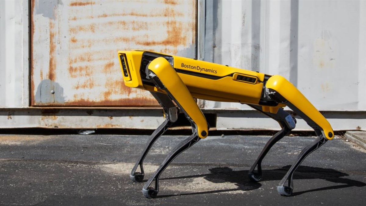 Boston Dynamics Robotları Dans Ederken