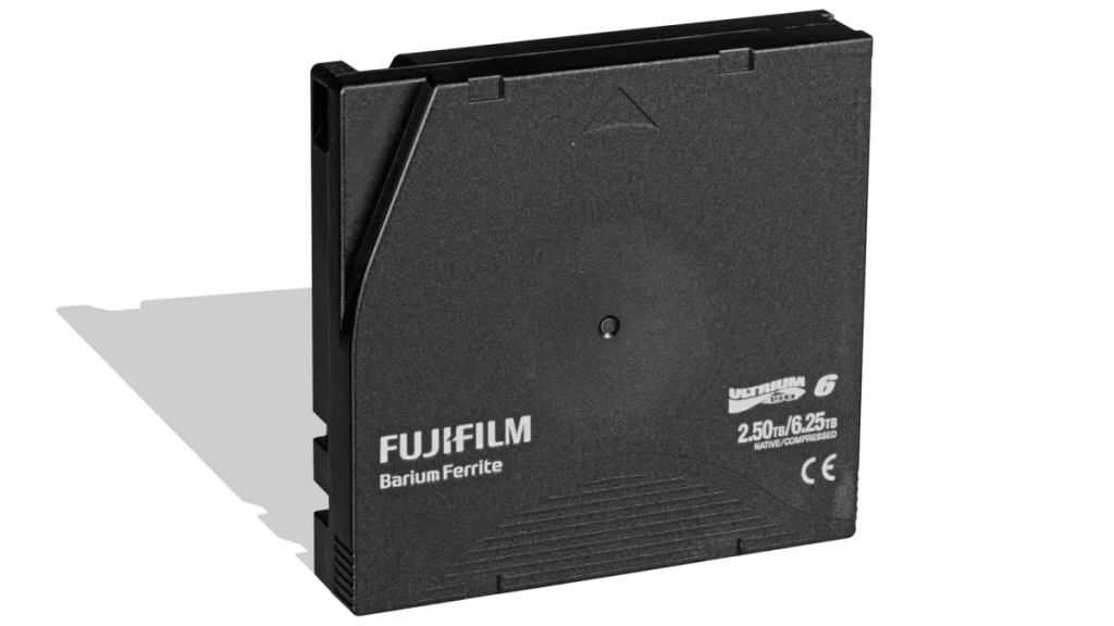 IBM ve Fujifilm 580 Terabytelık Manyetik Bant Geliştirdi