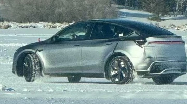 Yeni Tesla Model Y Kamuflajsız Şekilde Görüntülendi